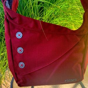 OGIO MESSENGER BAG WITH STRAP AND PADDED LINING